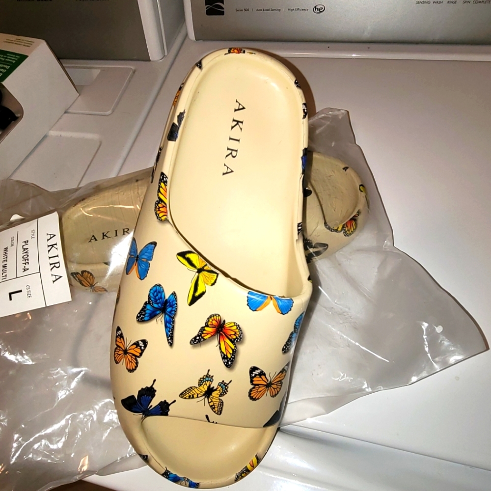 Butterfly comfort slides women's size large 9-10